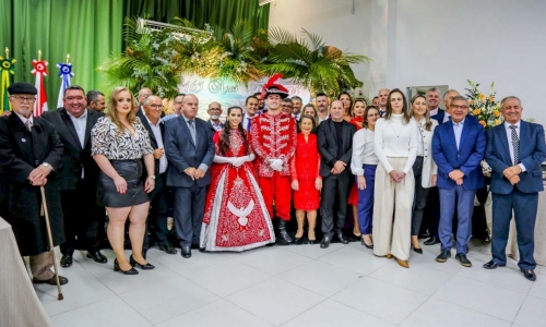 Câmara homenageia personalidades em Sessão Especial em comemoração ao aniversário do município