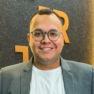 Diretor de jornal que estava foragido irá cumprir pena com tornozeleira eletrônica