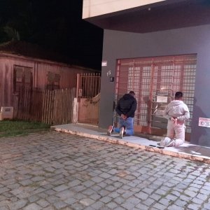 Motorista de aplicativo alega não saber sobre veículo furtado após perseguição com a polícia 