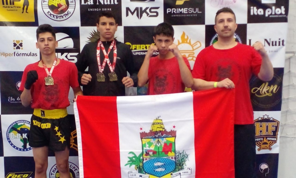 Atletas de projeto sociais são campeões em copa de Kickboxing 