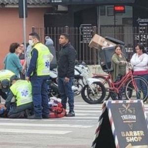Motociclista fica ferido após acidente na faixa de pedestres em Tijucas