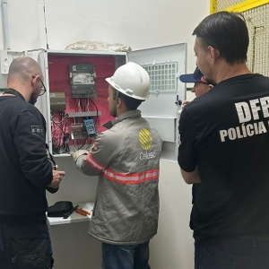 Operação prende dois e autua duas empresas por furto de energia