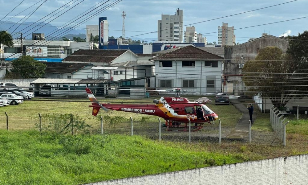 Motociclista fica gravemente ferido em acidente na BR-101