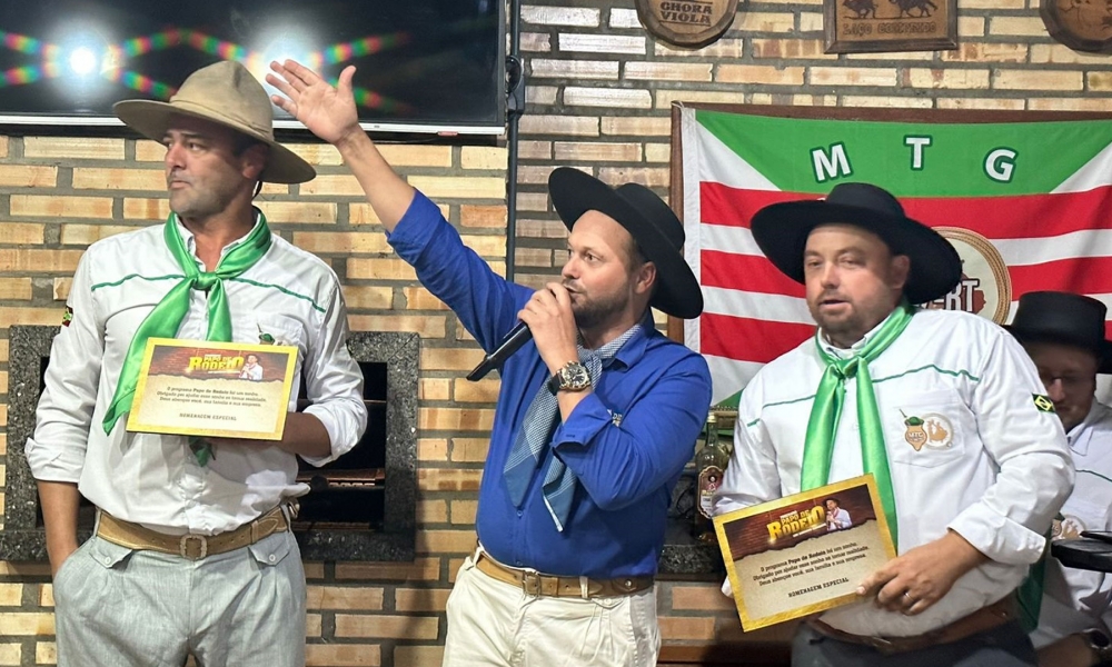 Papo de Rodeio recebe convidados; assista na íntegra o programa desta segunda-feira, 14 de agosto