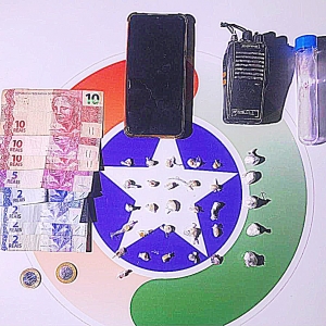 Adolescente é apreendido por tráfico de drogas e resistência