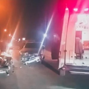 Ocupantes de carro fogem ao se envolverem em acidente com vítima