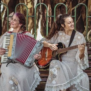 Escolas de Tijucas recebem espetáculo teatral sobre cultura e lendas da ilha