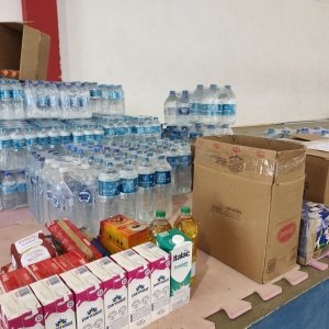 Voluntários da Defesa Civil se mobilizam para arrecadar donativos para famílias do RS