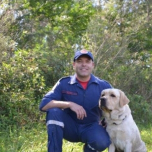 Cão e bombeiro de Itapema são enviados ao RS em operação de socorro