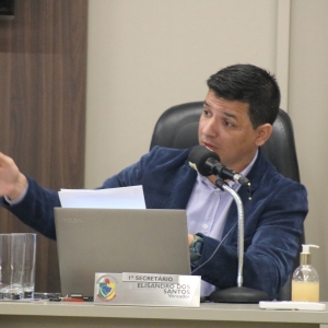 [VÍDEO] Vereador de São João Batista sinaliza possível renúncia ao mandato