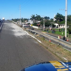 Motorista de Tijucas morre em trágico acidente na BR-101: Caminhão caiu de viaduto