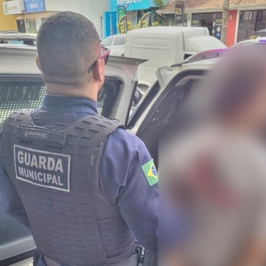 Motociclista é preso com mandado de prisão ativo por roubo