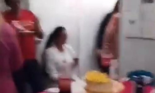 Confraternização em posto de saúde gera revolta em usuários