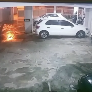 Imagens mostram momento em que criminoso invade condomínio e furta bicicleta