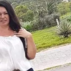 Mulher morre engasgada com pedaço de carne em aniversário