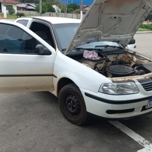 Carro com placas de Tijucas é denunciado em atitude suspeita em rodovia