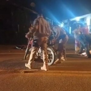 Motociclista fica inconsciente em grave acidente na SC-410