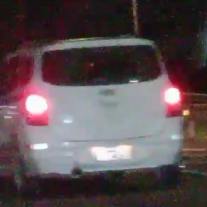Carro de Prefeitura é filmado em alta velocidade na BR-101