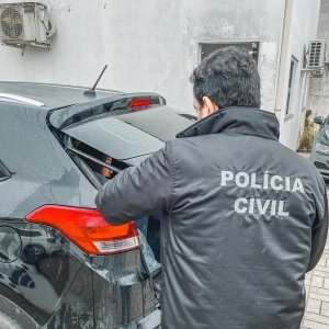 Mulher tenta se esconder em outro município ao ser investigada por roubo