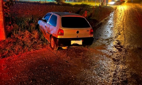 Perseguição na SC-410 tem acidente após traficante tentar fugir da polícia