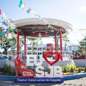 FARRA DOS COMBUSTÍVEIS: Com tanque de 50 litros, Uno abasteceu 149 litros