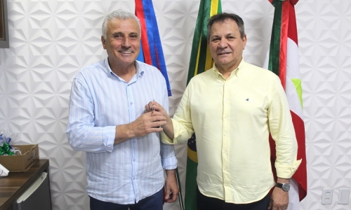 Prefeito de São João Batista se afasta novamente e vice assume 