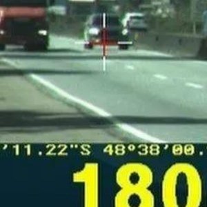 VELOZES, FURIOSOS E MULTADOS: PRF flagra carros a 180 km/h na BR-101