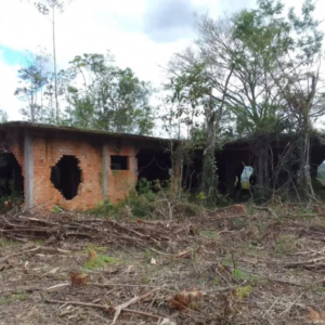 Ruinas de hospital não acabado serão demolidas; local terá casas populares