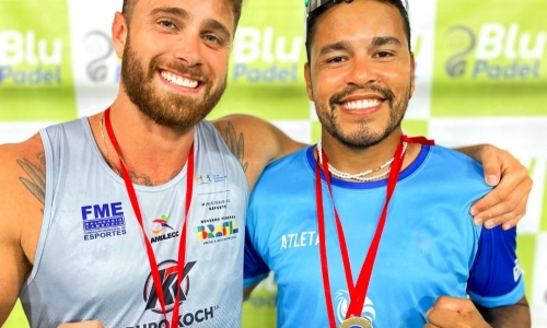 Atleta de Porto Belo é eleito o melhor do campeonato AMIVOLEI