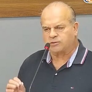 VÍDEO: Legislativo de Tijucas recebe projeto para programa de moradias populares 