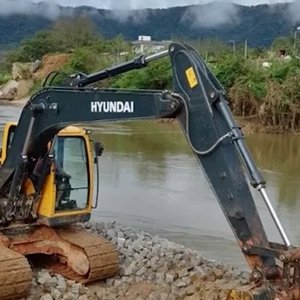 São João Batista inicia reconstrução de ponte de madeira destruída em enchente 