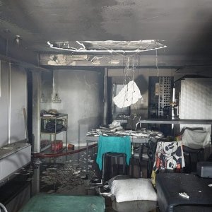 Incêndio atinge apartamento locado por turistas; Bombeiros usaram escada de 60 metros de altura