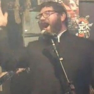 Novo pároco de São João Batista já viralizou cantando Raul Seixas