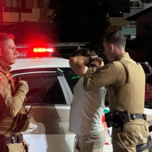 Polícia diz que influencer queria ser preso, pois assim teria mais 2 milhões de seguidores