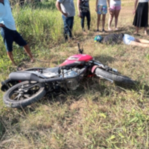 PLANTÃO: Jovem fica inconsciente ao cair de moto na SC-410 em Tijucas