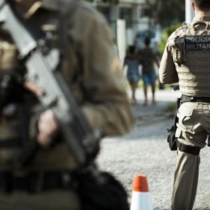 ALERTA: Bandidos armados invadem casa, amarram e ameaçam moradores 