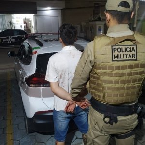 GRAVE: Homem sofre perfurações no pescoço após discussão no estacionamento de mercado