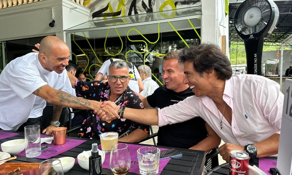 Almoço reúne artistas, jogadores, músicos e empresários em Itapema