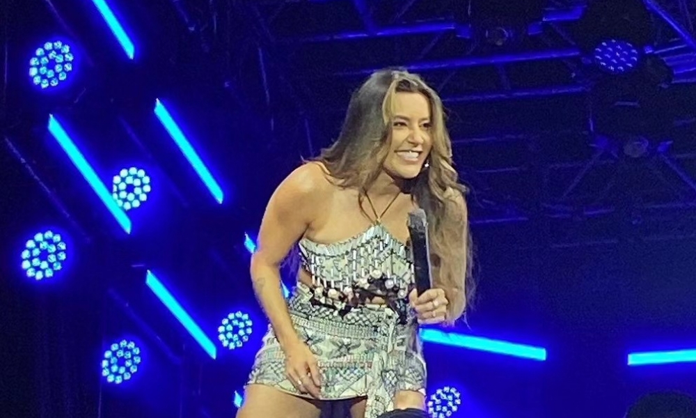 Ingressos para Costelaço do Jr Seco com Lauana Prado se esgotam e segundo lote é disponibilizado
