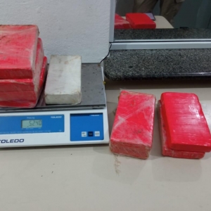 Quase 10 quilos de cocaína pura são apreendidos na BR-101 em Itapema 