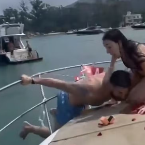 NOIVO AO MAR: Pedido de casamento em lancha vira viral após noivo cair no mar