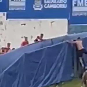 Torcedores brigam após empate entre Brusque e Figueirense em Balneário Camboriú