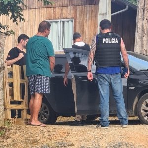 Foragido da Justiça por roubo qualificado é preso após investigações