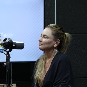 A deputada e ex-prefeita de Bombinhas compartilha suas experiências e visões em uma entrevista ao Primeiro Clic,