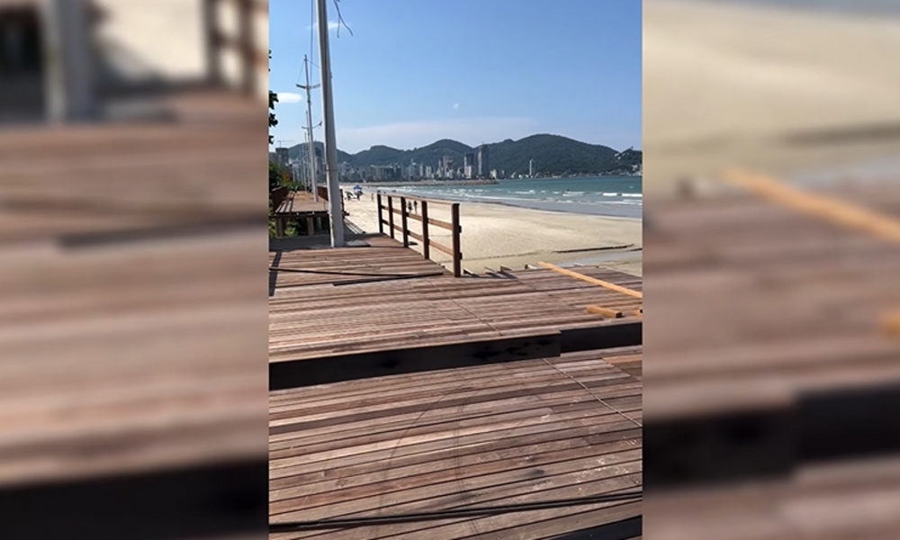 Construção da passarela na orla de Itapema avança para fase de execução dos elementos estruturais de madeira