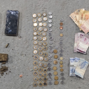 Homem em cárcere privado é encontrado em estado de choque, cabeça raspada e hematomas