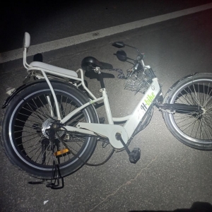 Ciclista é atropelado por carro e morre na SC-410 em Tijucas