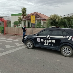 Polícia Civil realiza operação 'Volta às Aulas' em instituições de ensino em Tijucas