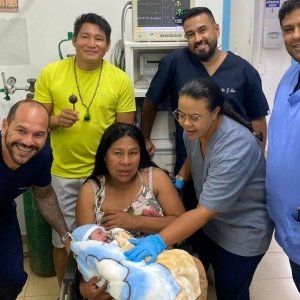 Mãe dá à luz dentro de carro a caminho do hospital em Canelinha