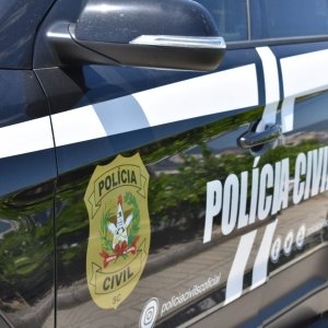 Adolescente suspeita de planejar ataque em colégio e o homicídio do próprio irmão é apreendida 